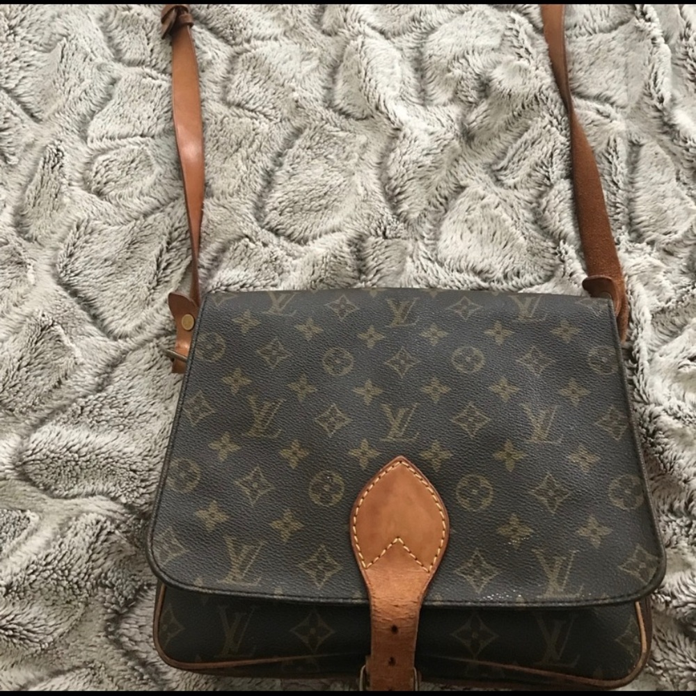 Louis Vuitton Cross Body!